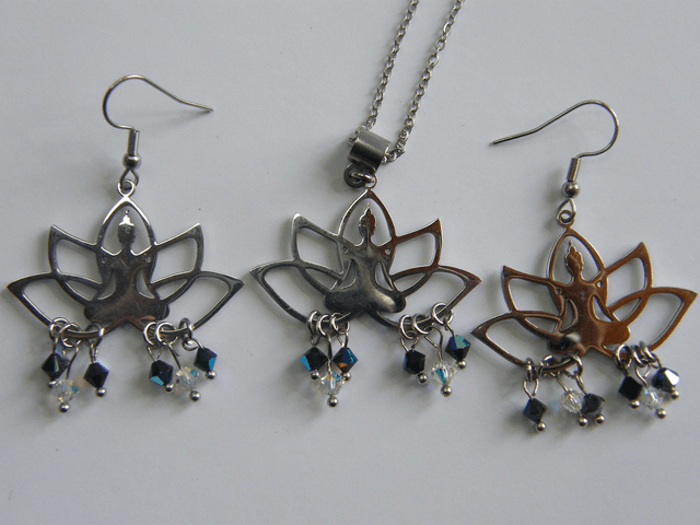 Bouddha Perles Cristal Noir/Blanc
