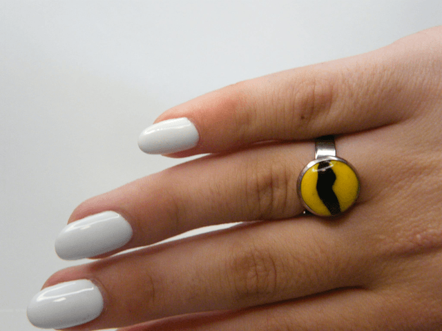 Cabochon Jaune/Noir