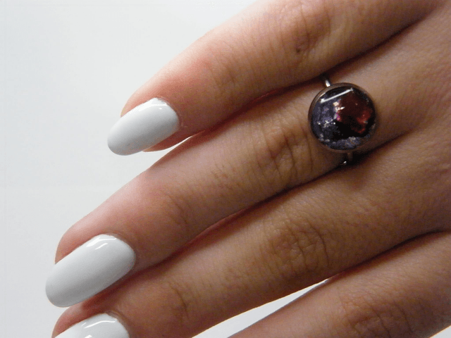 Cabochon Noir/Violet/Rose Translucide