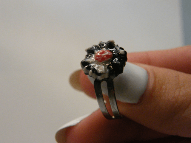 Fleur Blanc/Noir/Rouge