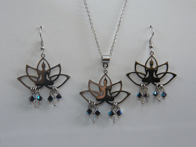 Bouddha Perles Cristal Noir/Blanc