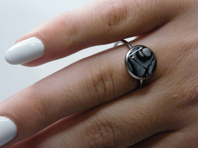 Cabochon Noir/Gris/Blanc nacré 2