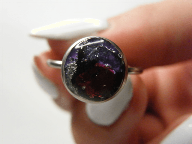Cabochon Noir/Violet/Rose Translucide