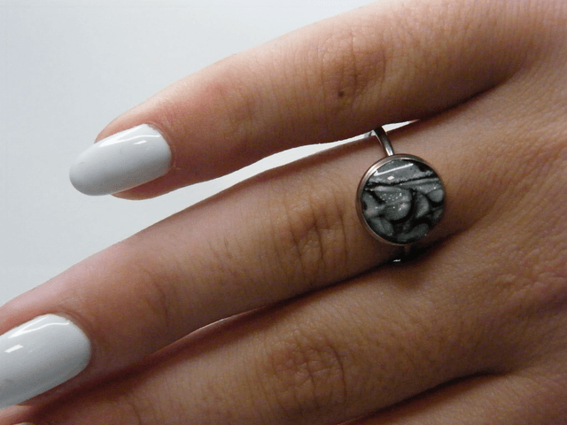 Cabochon Noir/Gris/Blanc nacré