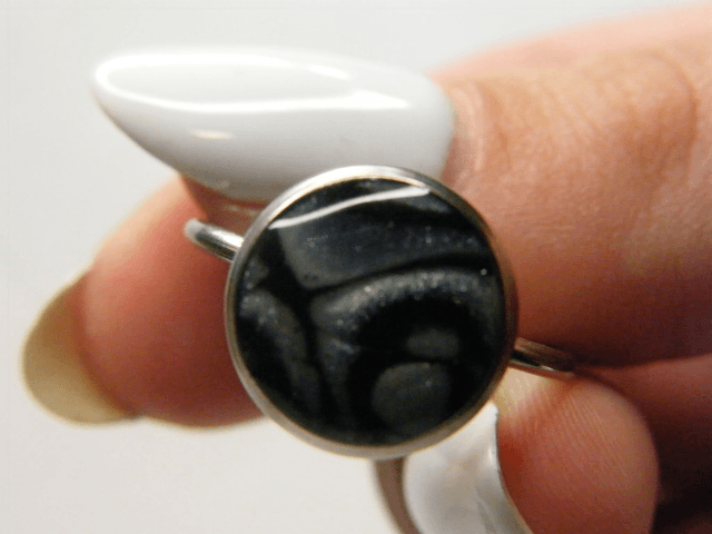 Cabochon Noir/Gris/Blanc nacré 2