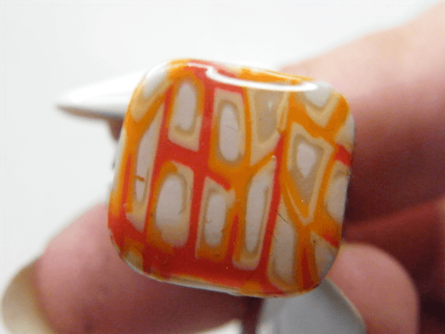 Carré Arrondi Rouge/Orange/Blanc 2