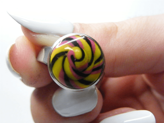 Cabochon Escargot Jaune/Rose/Noir