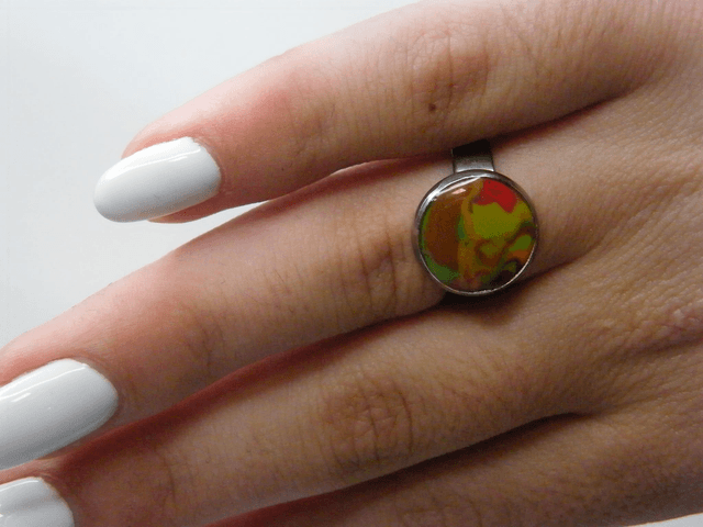 Cabochon Marron/Vert/Rouge
